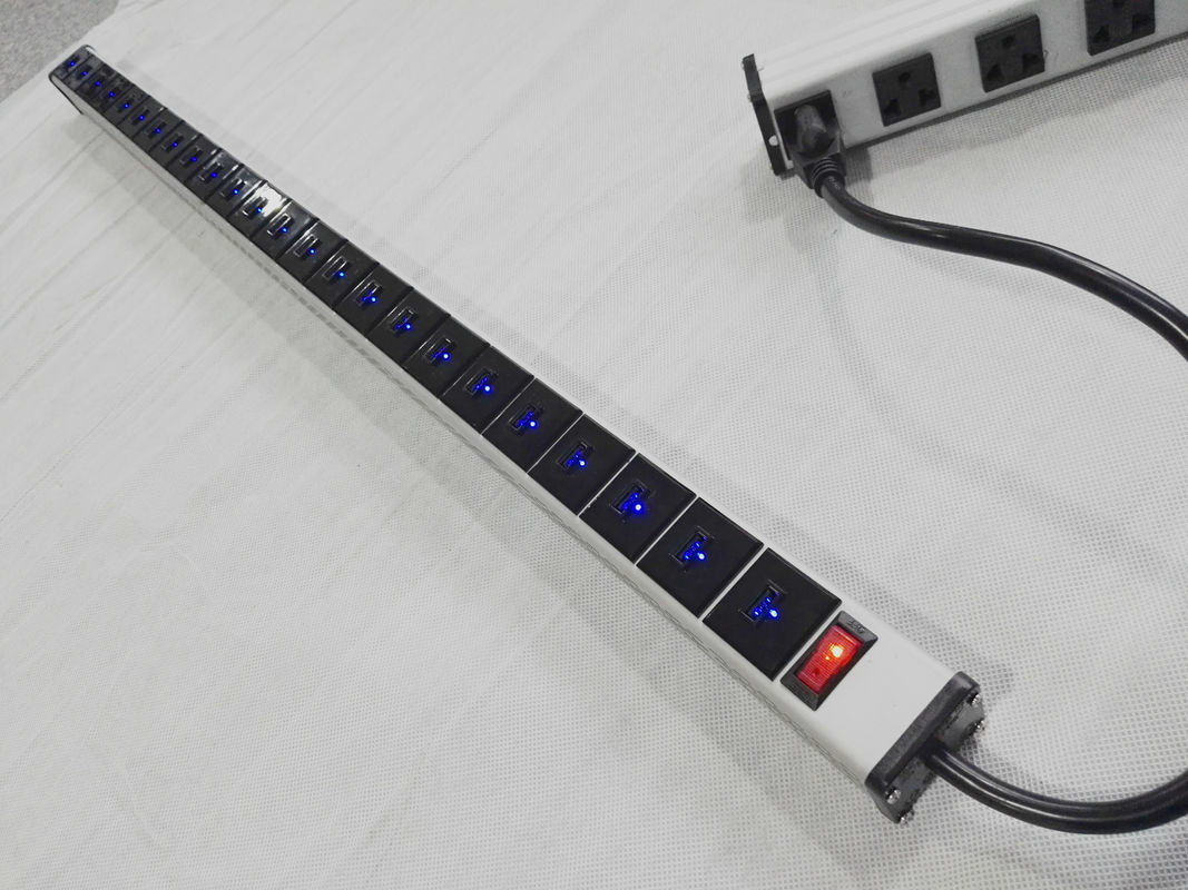 Porto montabile di Antivari 24 della striscia di potere di carico di USB per il carico multiplo mobile dei dispositivi