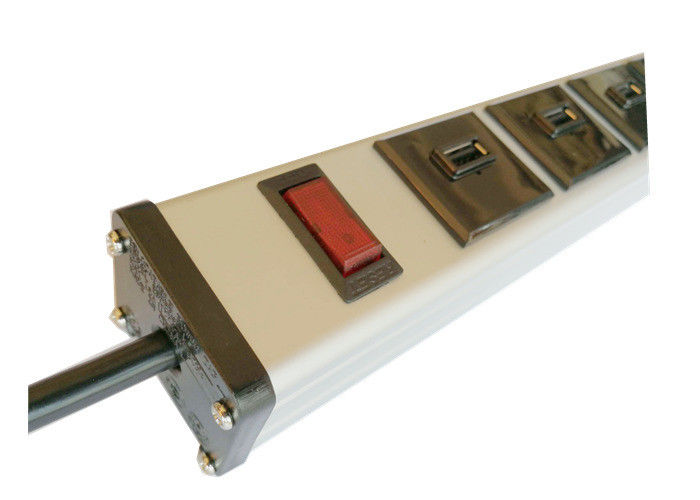 Multi striscia di potere di carico di USB del porto dell'universale 19 con protezione dell'impulso e montare le clip