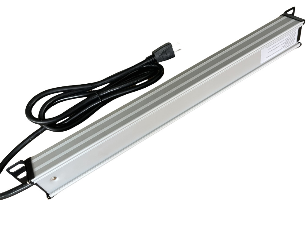 6 vie di metallo Multi-outlet Power Strip con 10' cavo di estensione 14AWG NEMA 5-15P